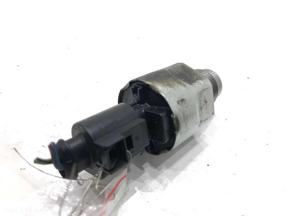 REGULATOR CIŚNIENIA PALIWA  VW GOLF VI (5K1) 2008 - 2014 1.6 TDI 77 kW [105 KM] olej napędowy 2009 - 2