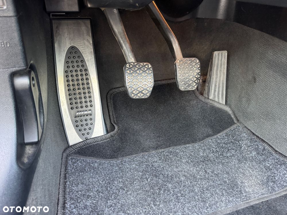 BMW Seria 3 320d - 25