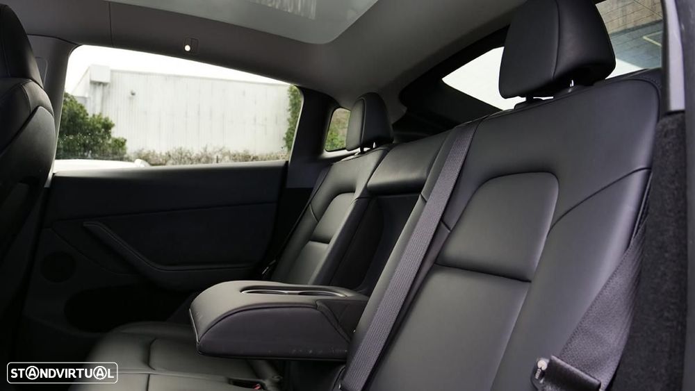 Tesla Model Y Long Range Dual Motor AWD - 35