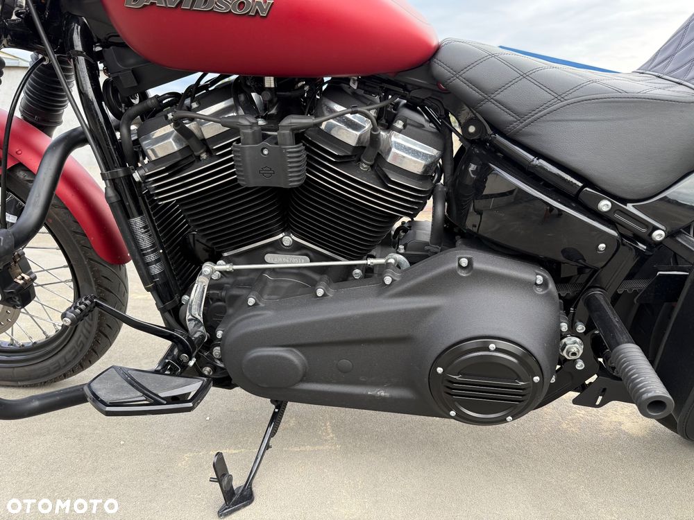 Harley-Davidson Softail Street Bob - 10