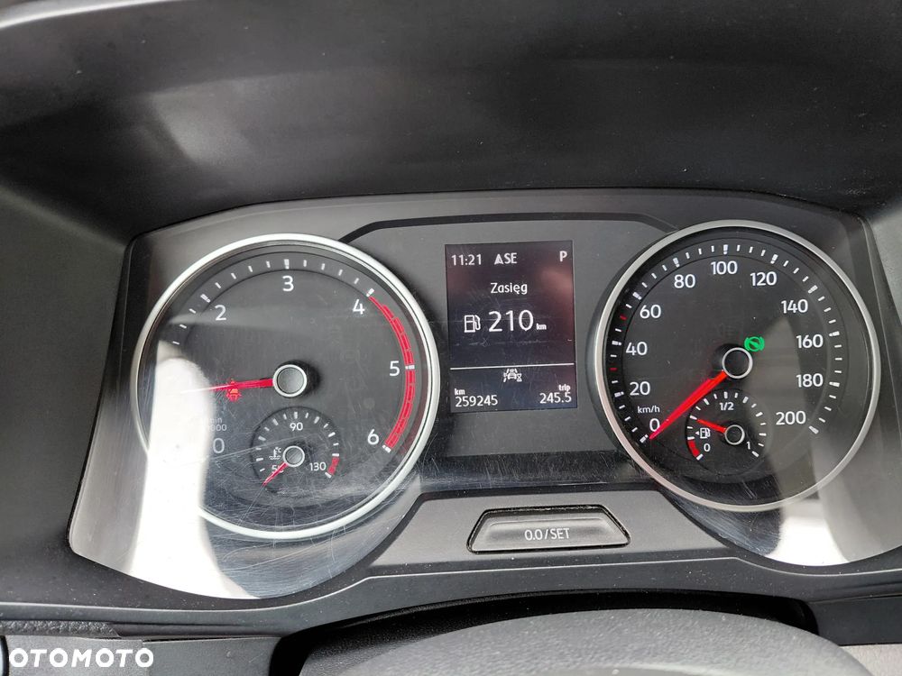 Volkswagen CRAFTER - 13