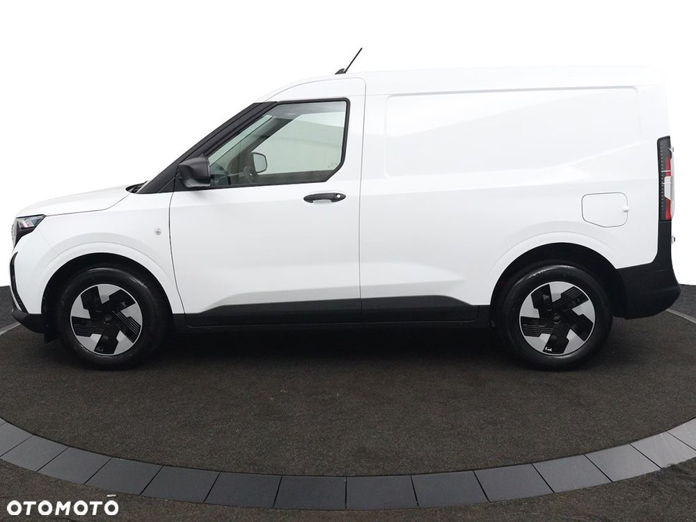 Ford E-Tourneo Courier - 7