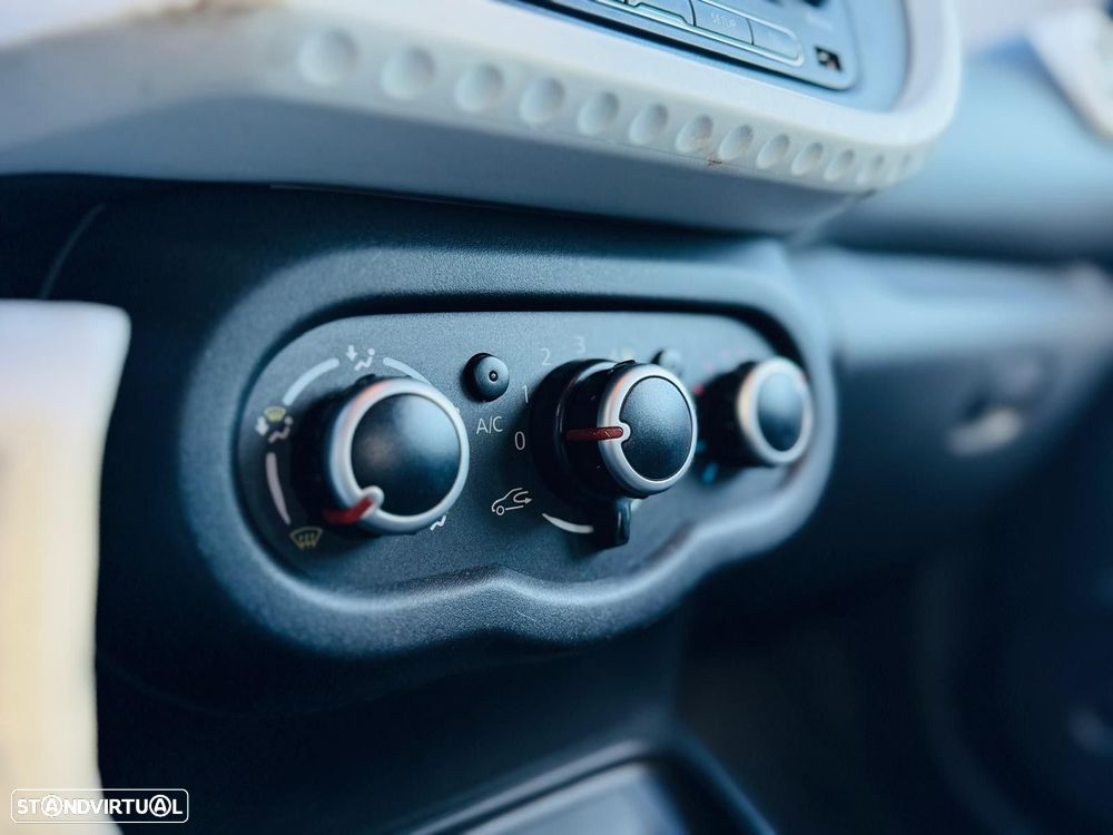 Renault Twingo 1.0 SCe Intens - 27