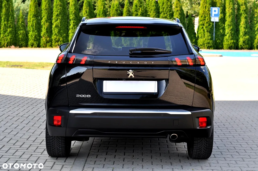 Peugeot 2008 BlueHDi 130 Allure S&S EAT8 - 13