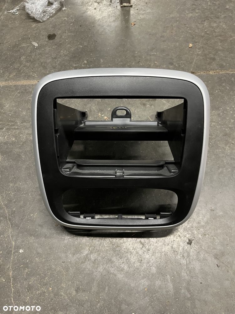 Ramka radia Renault Trafic III VIVARO B - 1