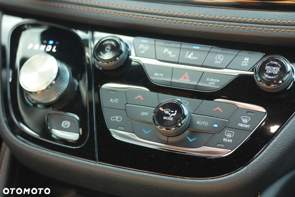 Chrysler Pacifica - 38
