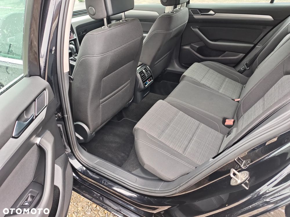 Volkswagen Passat 2.0 TDI SCR DSG Business - 15