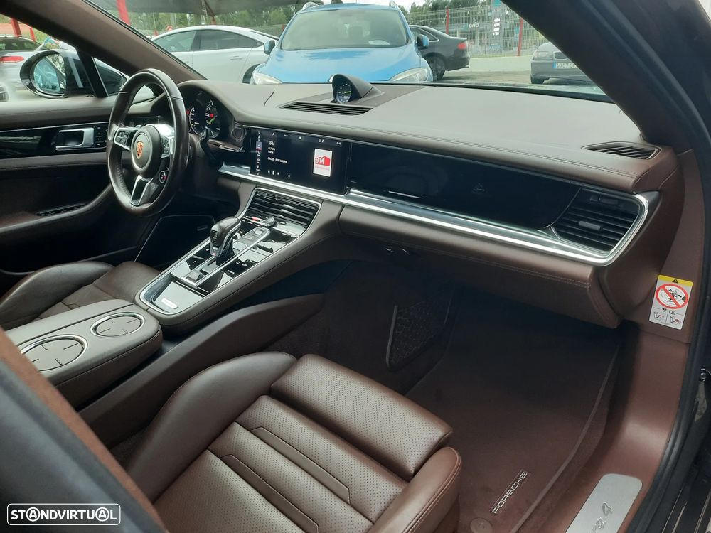 Porsche Panamera 4 E-Hybrid - 55