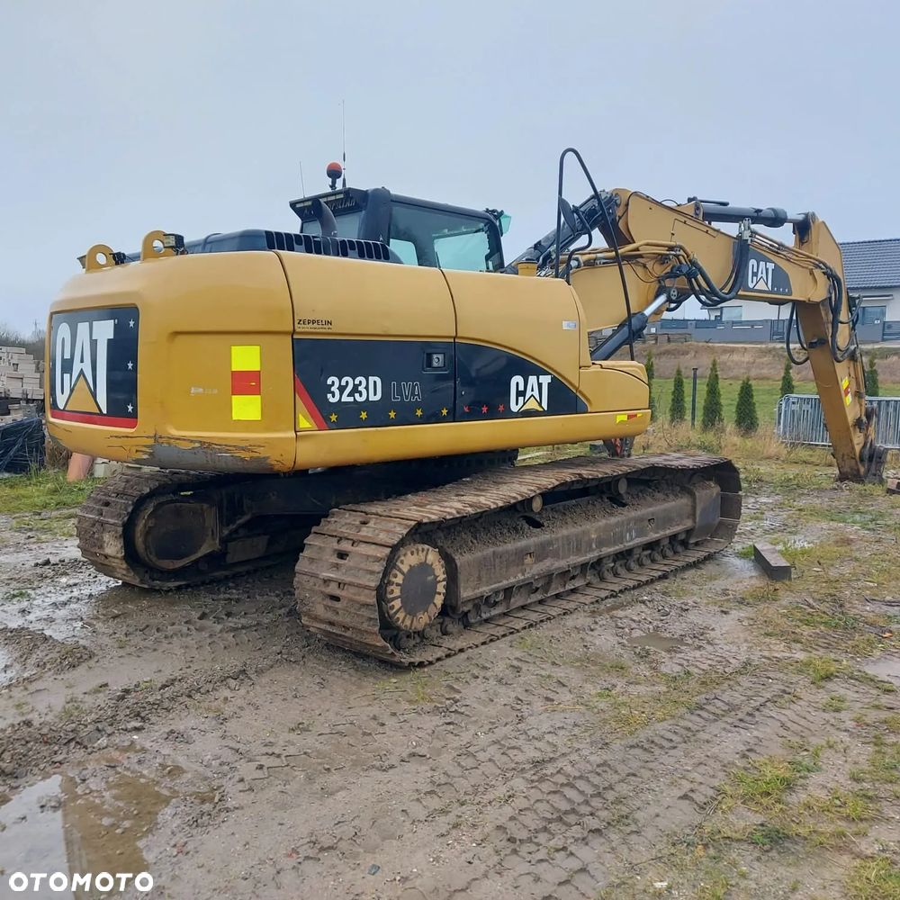 Caterpillar 323D - 1