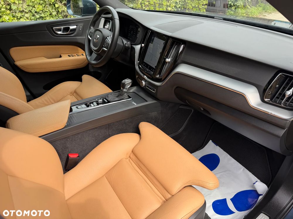 Volvo XC 60 T4 Momentum Pro - 12
