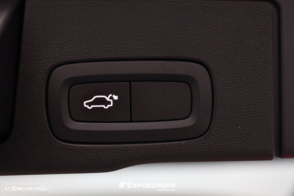 Volvo XC 60 2.0 T8 PHEV Inscription AWD - 8