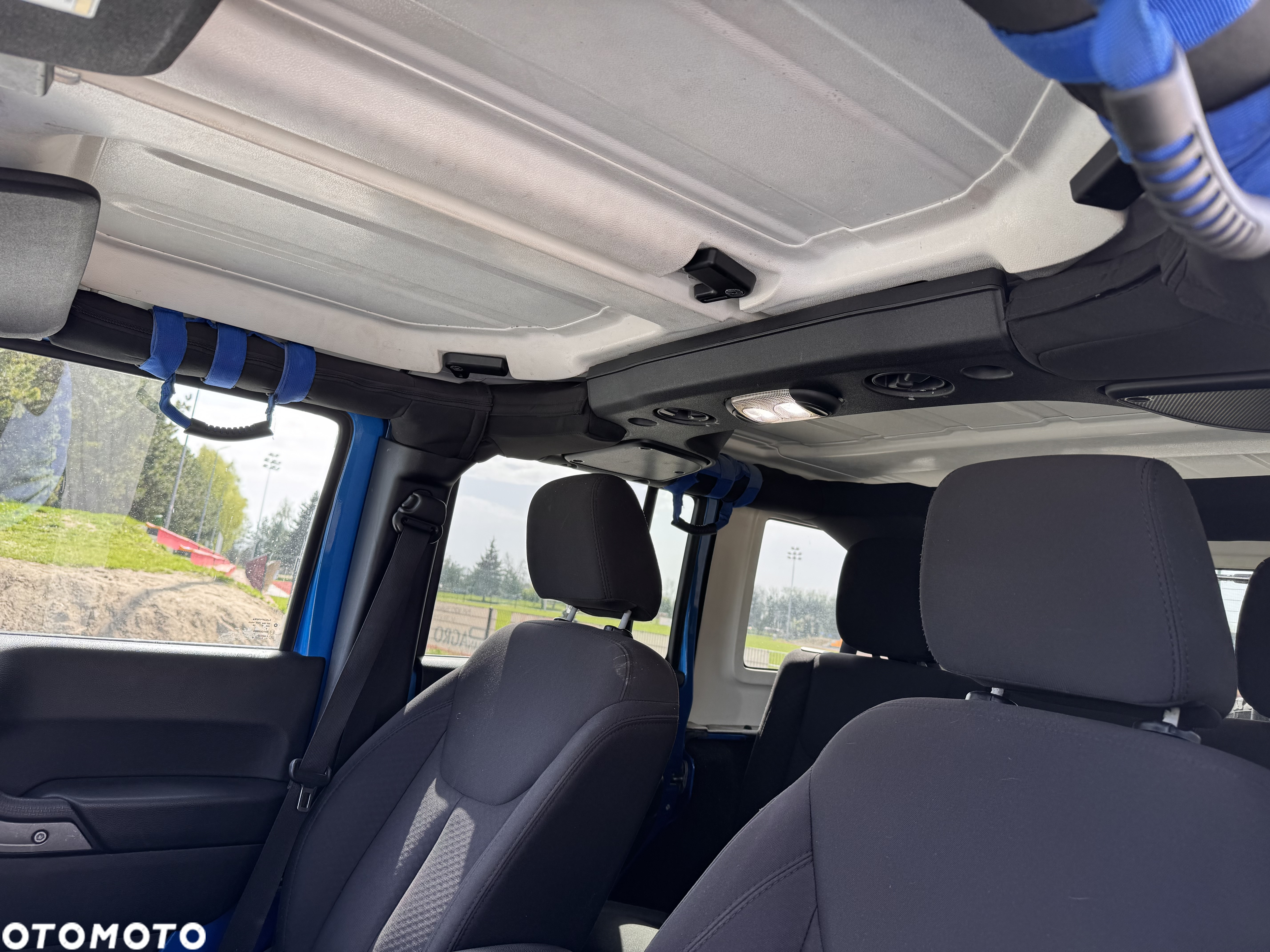Jeep Wrangler - 9