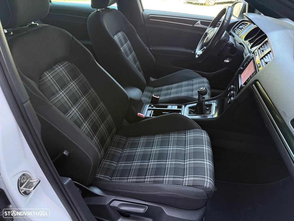 VW Golf 2.0 TDI GTD - 17