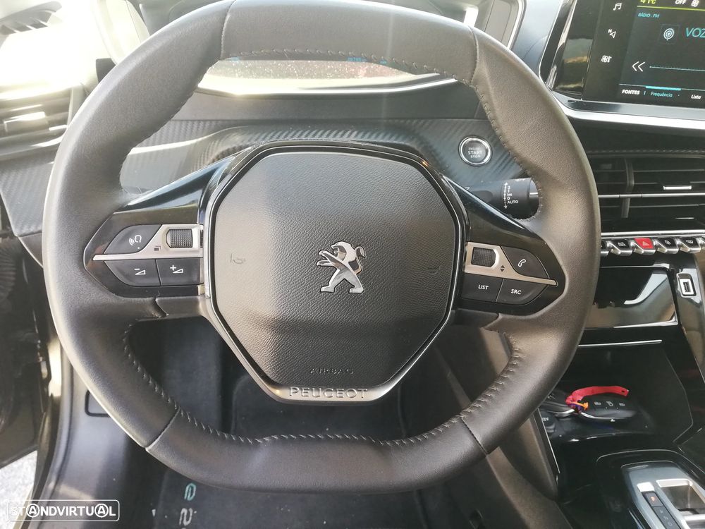 Peugeot e-208 Allure Pack - 21