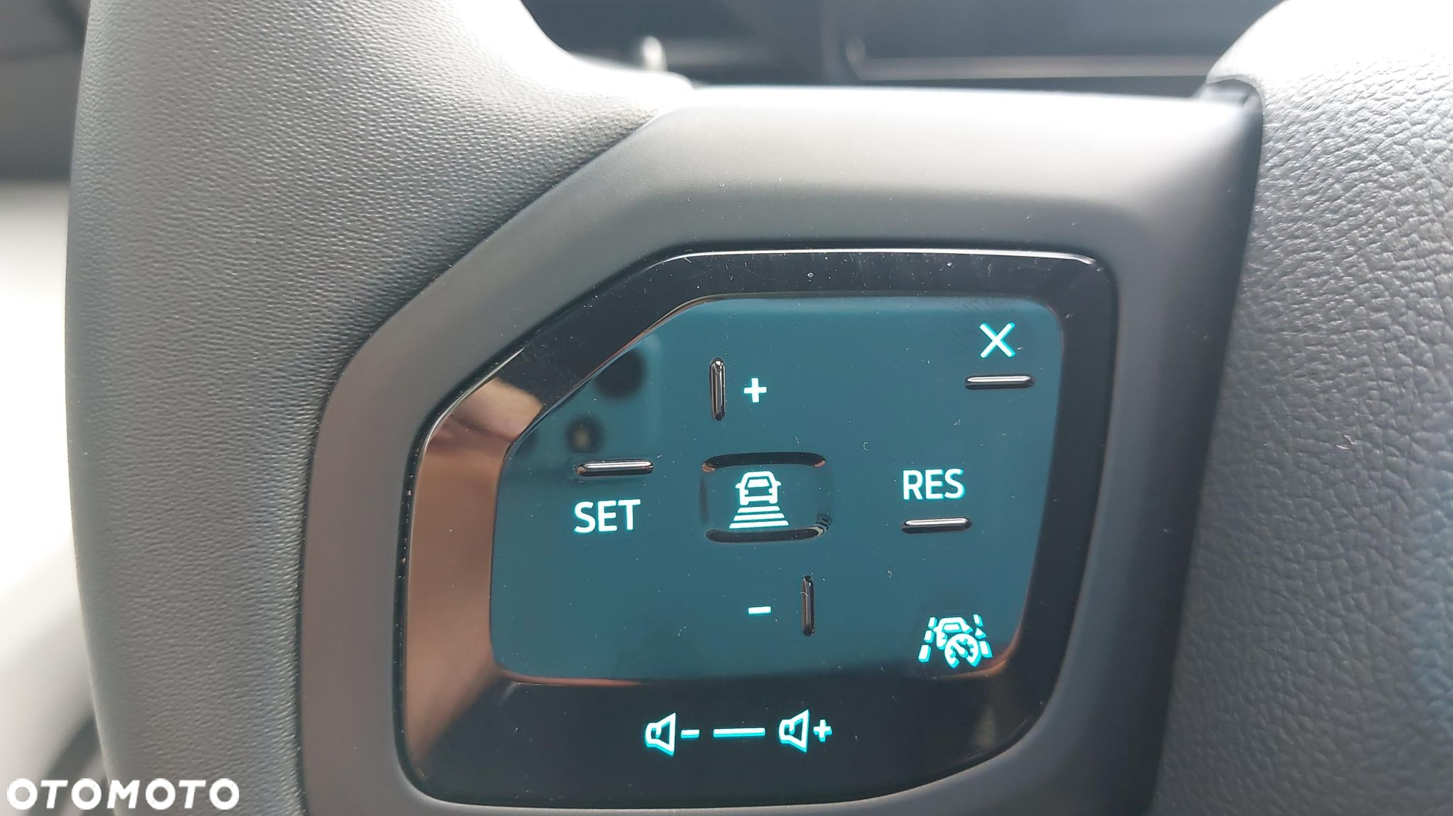 Ford Explorer 77kWh Premium RWD - 23