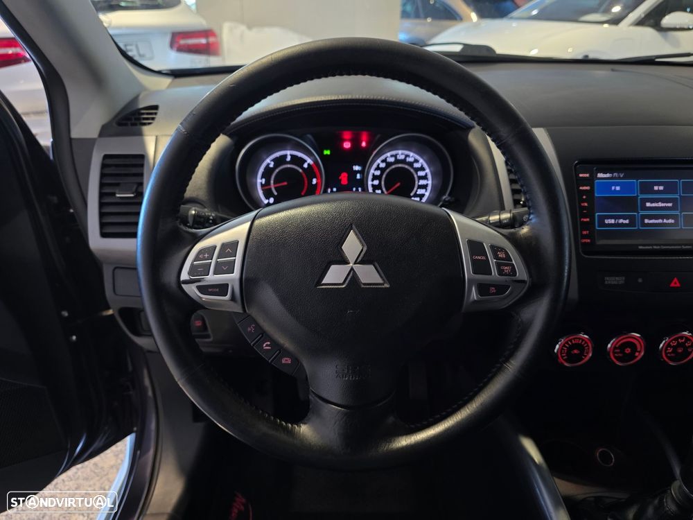 Mitsubishi Outlander 2.2 DI-D Instyle Navi - 15
