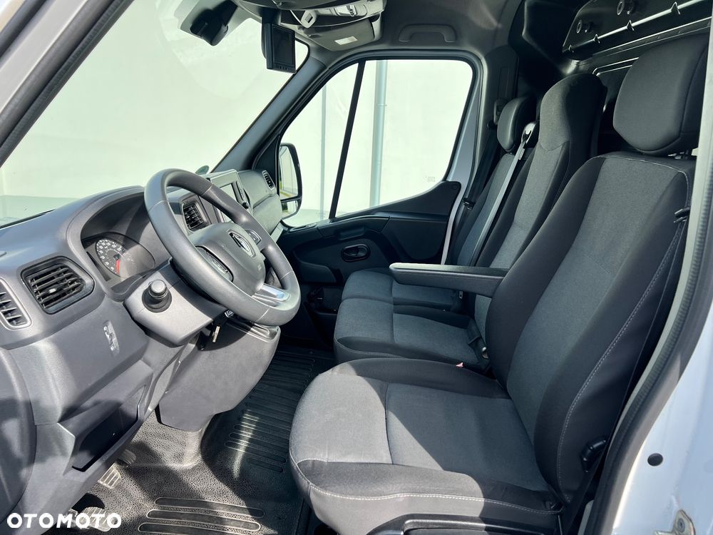 Renault Master L3H2 2.3 DCI 150KM 2019r - 22