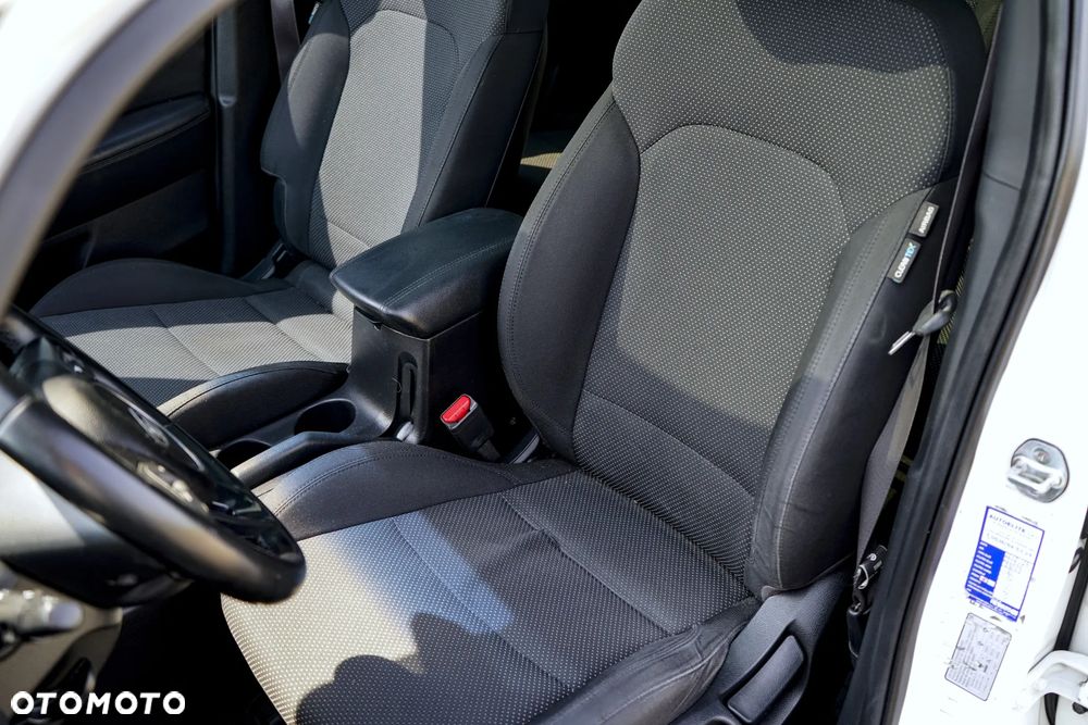 Kia Carens 1.7 CRDi L DCT - 16