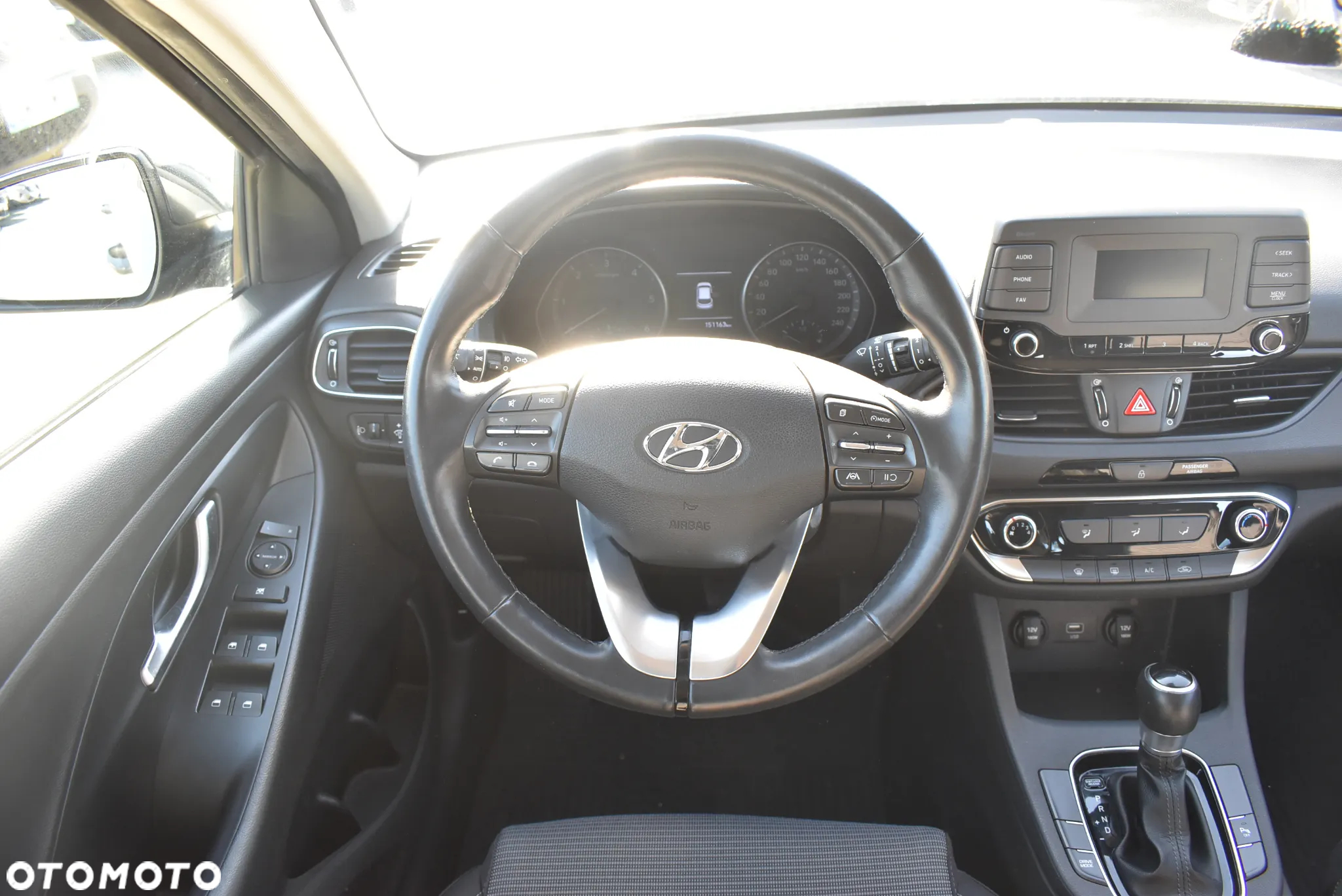 Hyundai i30 1.6 D Classic + DCT - 22