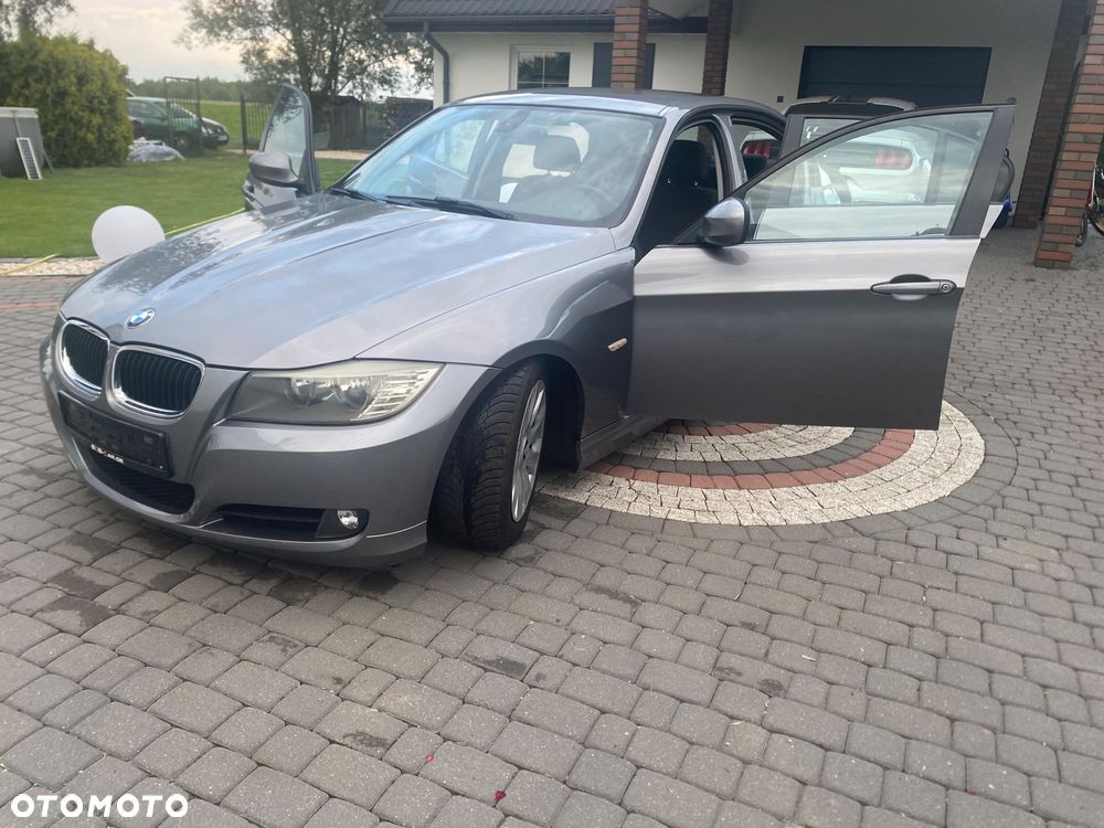 BMW Seria 3 318d Sport Line - 4