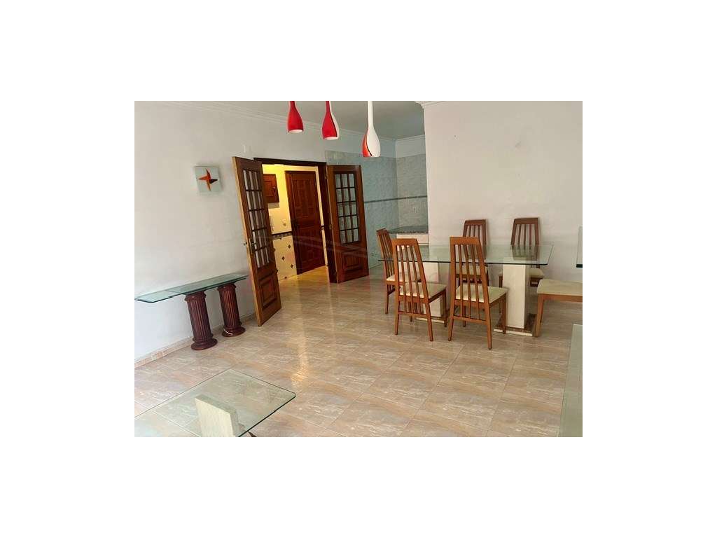 Apartamento T2 na Tapada das Mercês - Grande imagem: 3/24