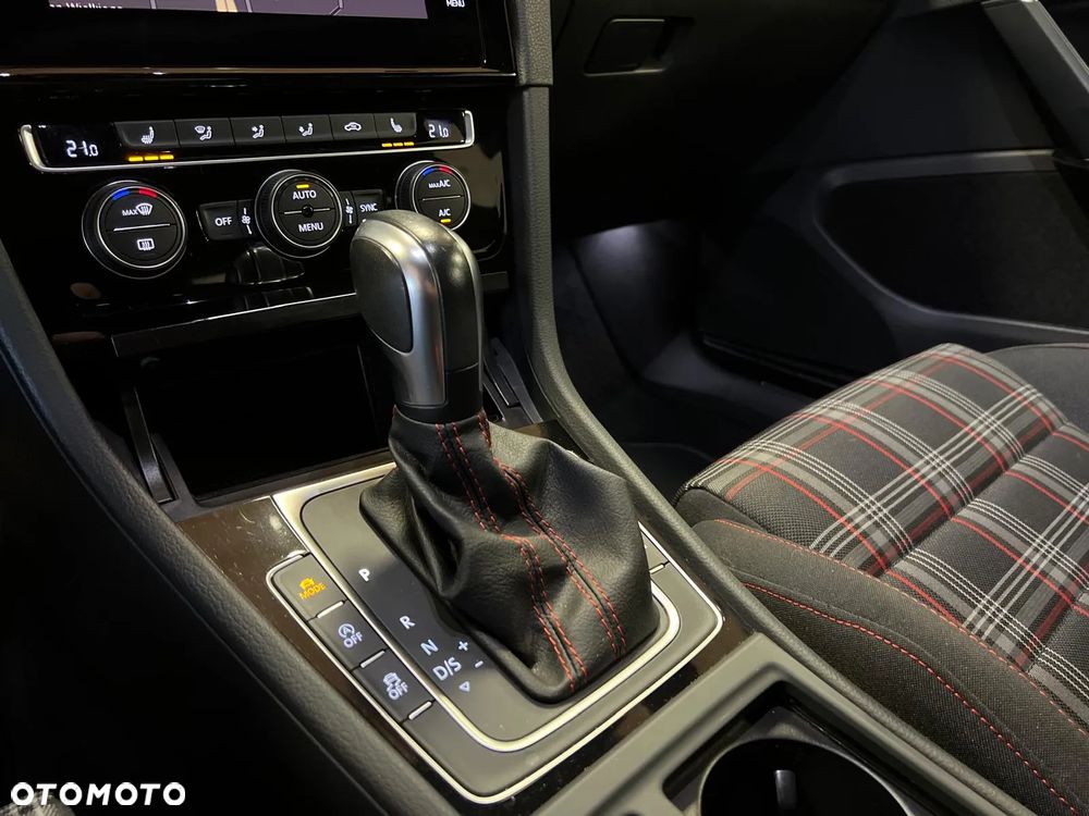 Volkswagen Golf 2.0 TSI BMT GTI Performance DSG - 15