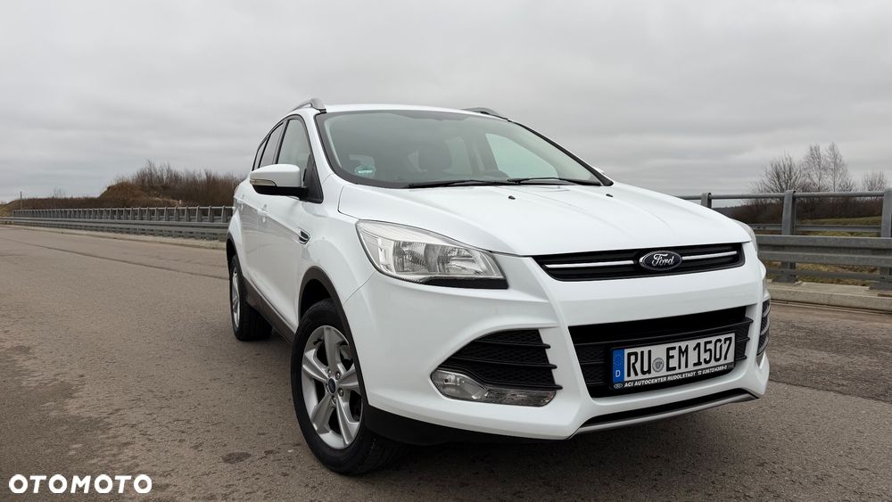 Ford Kuga 1.6 EcoBoost 2x4 Trend - 4