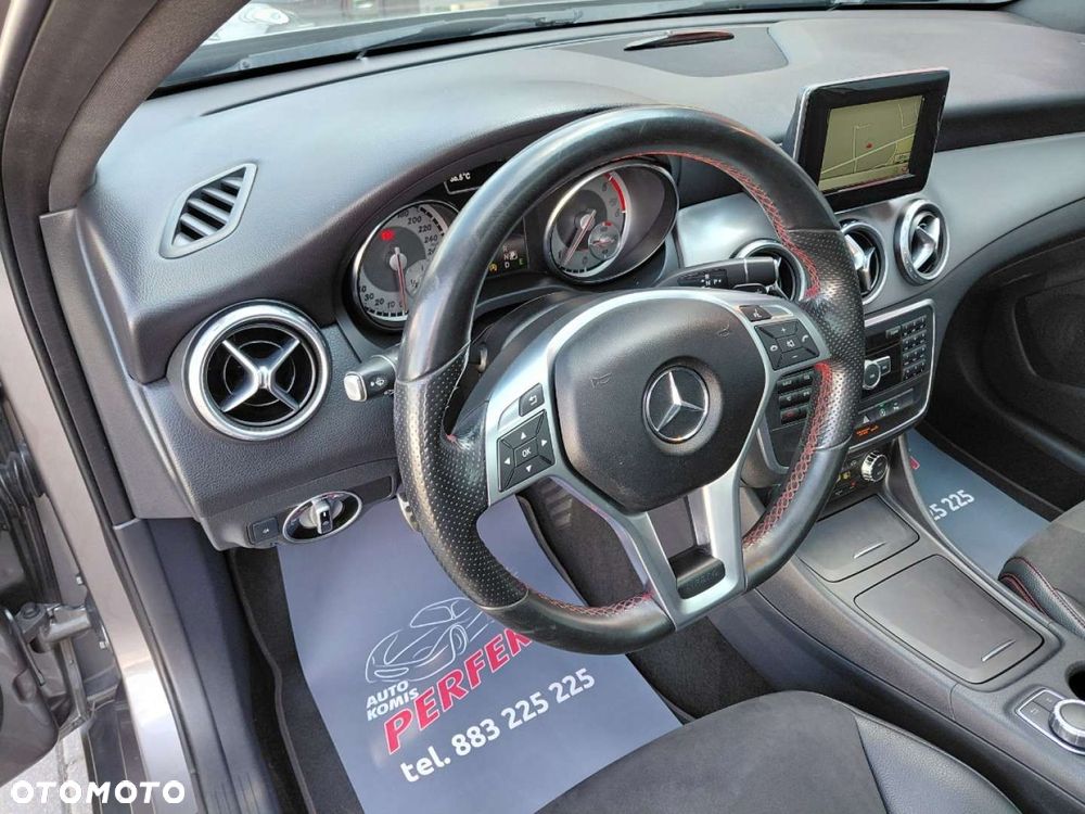 Mercedes-Benz GLA - 14