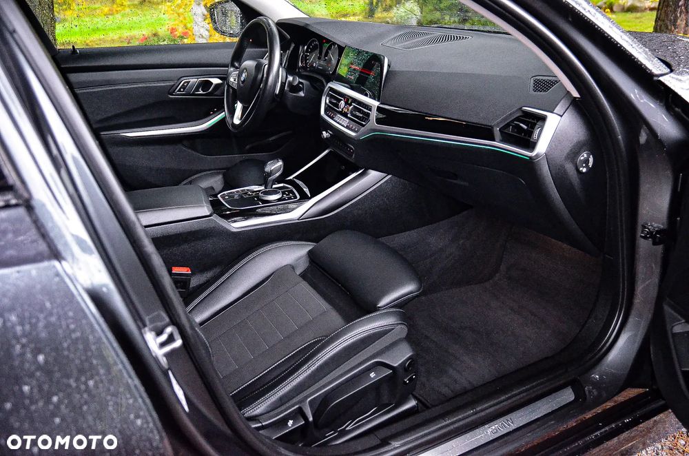 BMW Seria 3 320i GPF Sport Line Shadow - 28