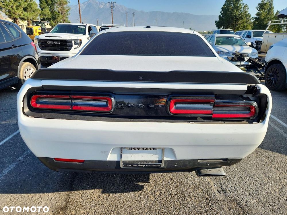 Dodge Challenger 5.7 R/T - 7