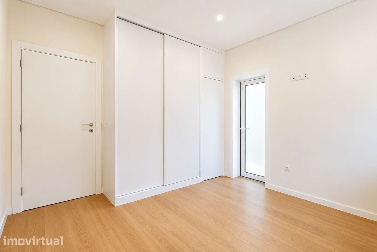Andar de Moradia T3 - Remodelado com Garagem | Águas Santas, Maia - Grande imagem: 2/9