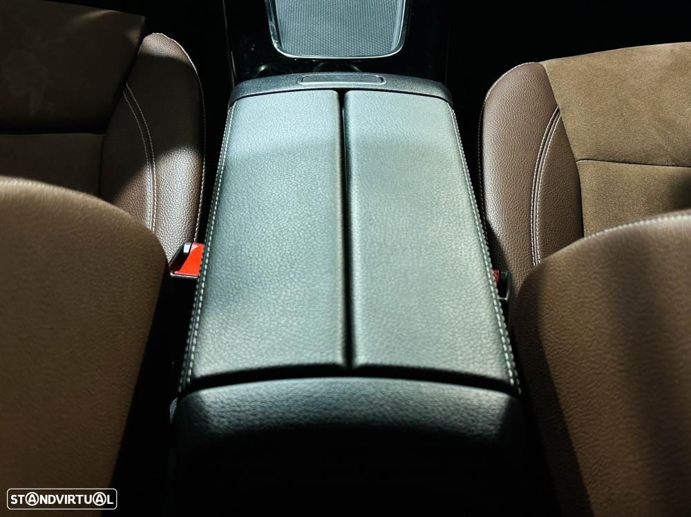 Mercedes-Benz CLA 200 7G-DCT AMG Line Advanced Plus - 23