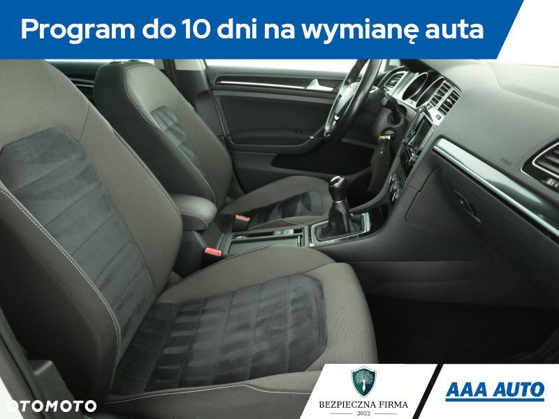 Volkswagen Golf - 8