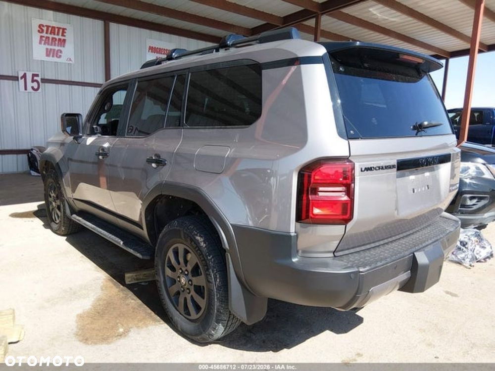 Toyota Land Cruiser - 3