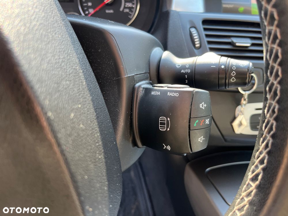 Renault Laguna 2.0 dCi Initiale - 15