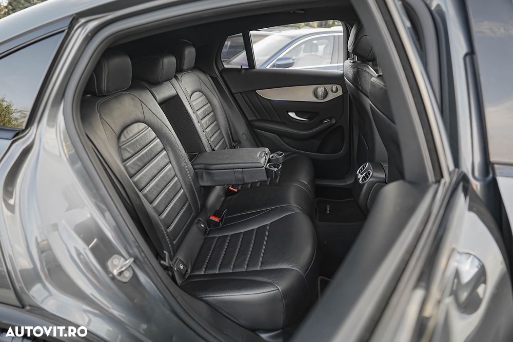 Mercedes-Benz GLC 300 e 4Matic 9G-TRONIC AMG Line - 23