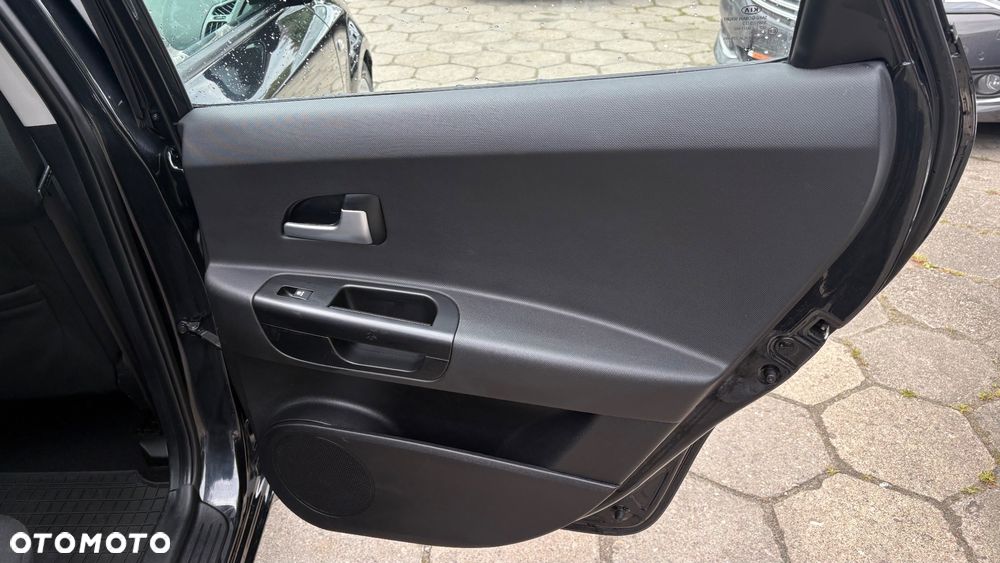 Kia Ceed - 12
