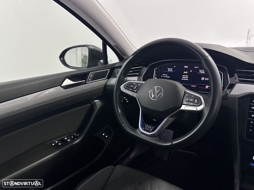 VW Passat Variant - 16