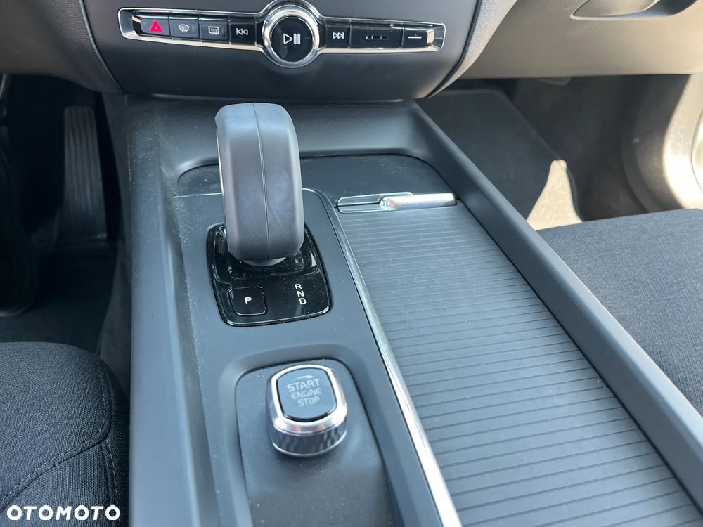 Volvo V60 B3 B Momentum Core - 22