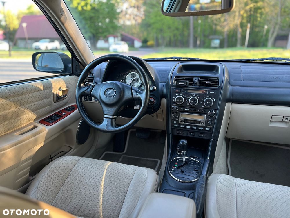 Lexus IS 300 Prestige - 6