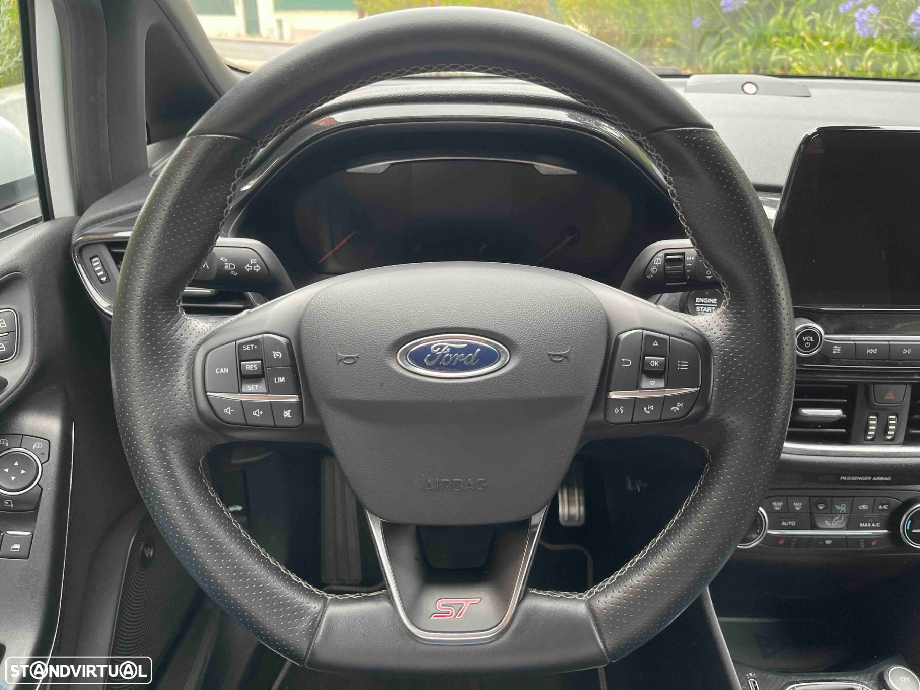 Ford Fiesta 1.5 EcoBoost S&S ST X - 34