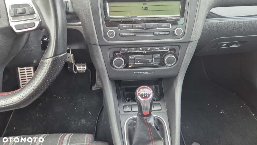 Volkswagen Golf 2.0 GTI - 11