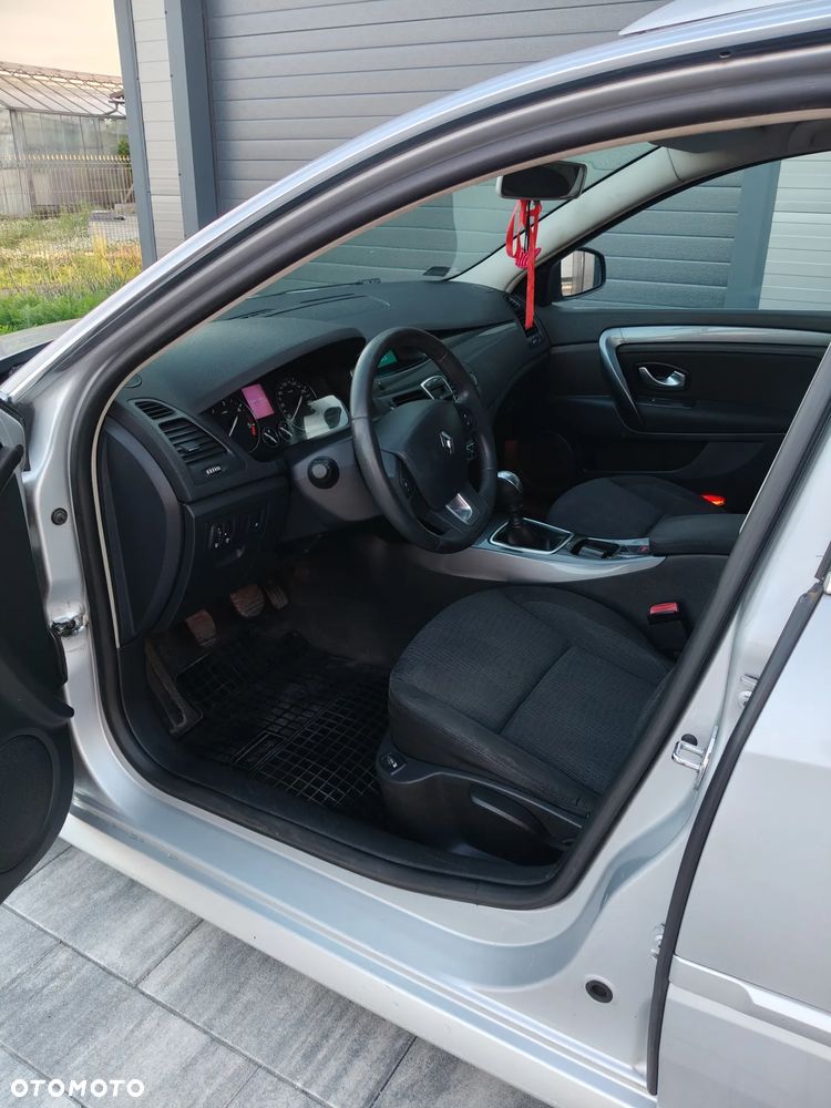 Renault Laguna dCi 110 FAP Dynamique - 9