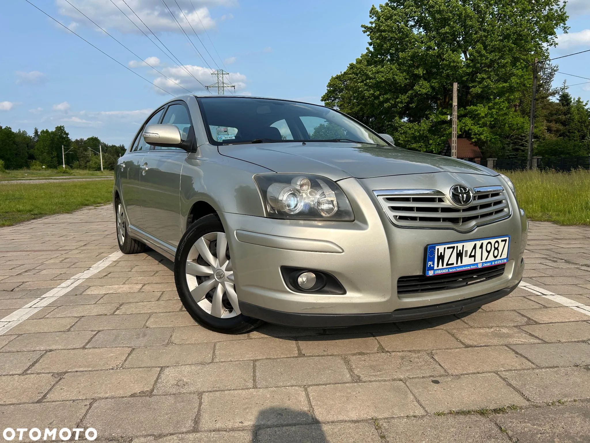 Toyota Avensis 1.8 VVT-i Sol - 1