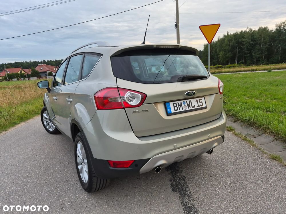 Ford Kuga 2.0 TDCi 2x4 Titanium - 11