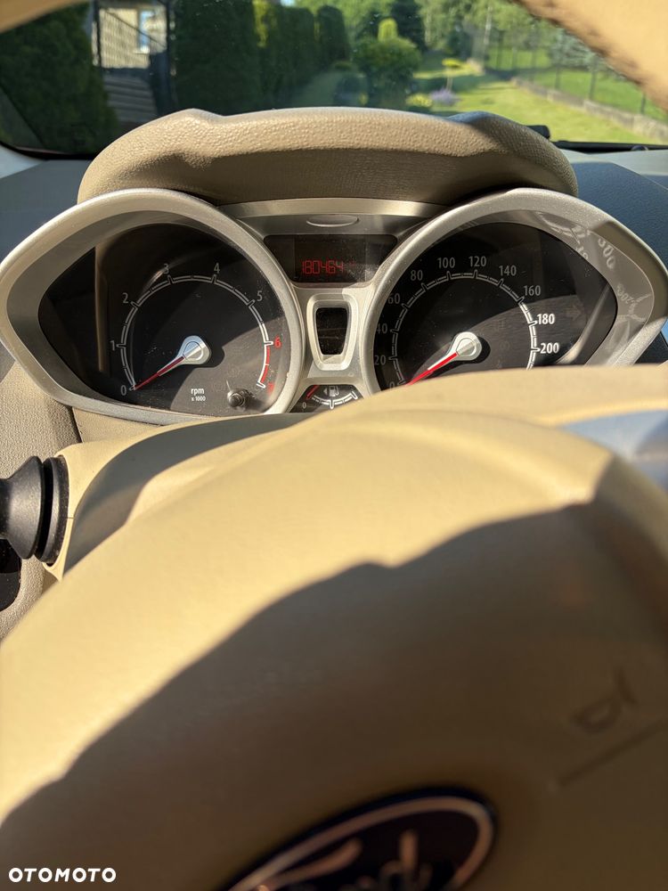 Ford Fiesta 1.25 Ghia - 9