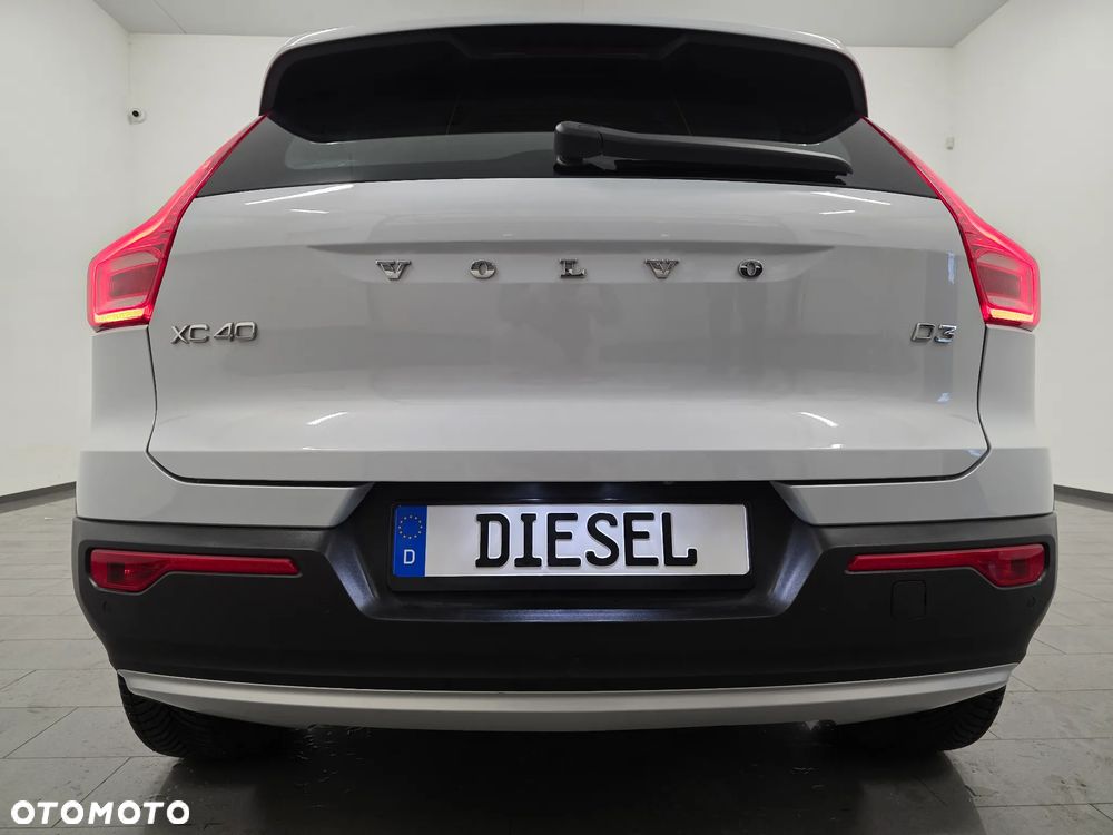 Volvo XC 40 D3 SCR R-Design - 35