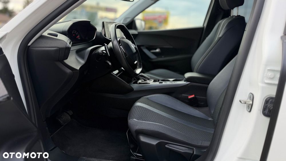 Peugeot 2008 PureTech 130 EAT8 GT - 14