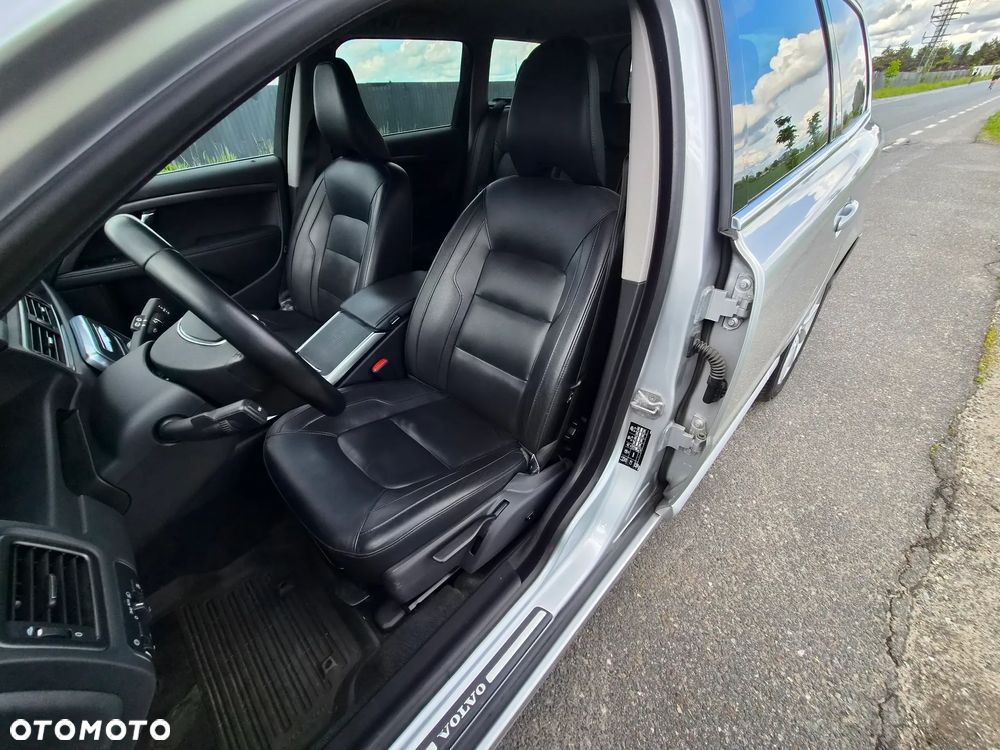 Volvo V70 D4 Drive-E Momentum - 22