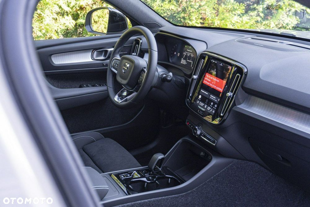 Volvo XC 40 - 25
